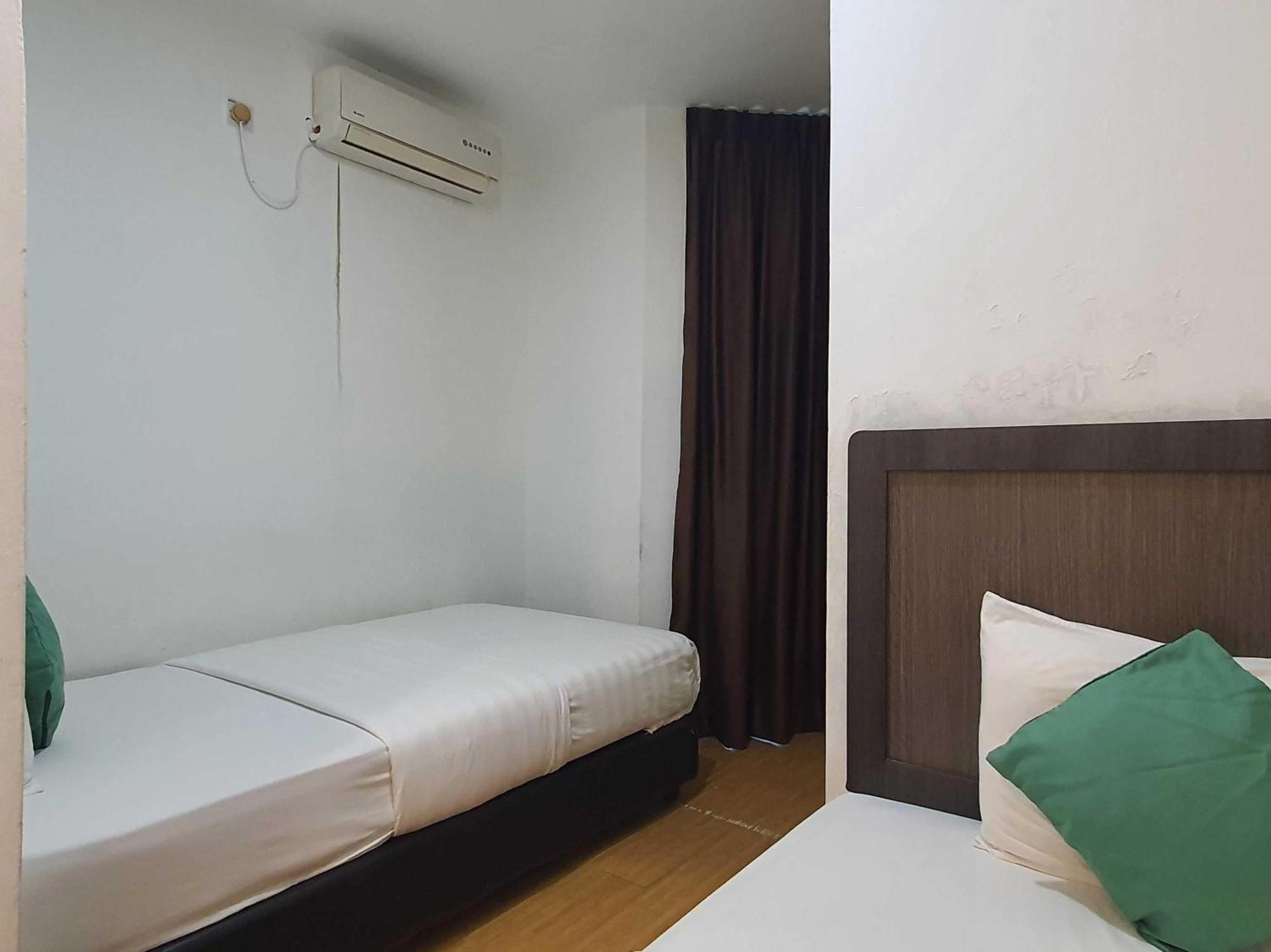 Oyo 91053 Signature Inn Miri Exteriör bild