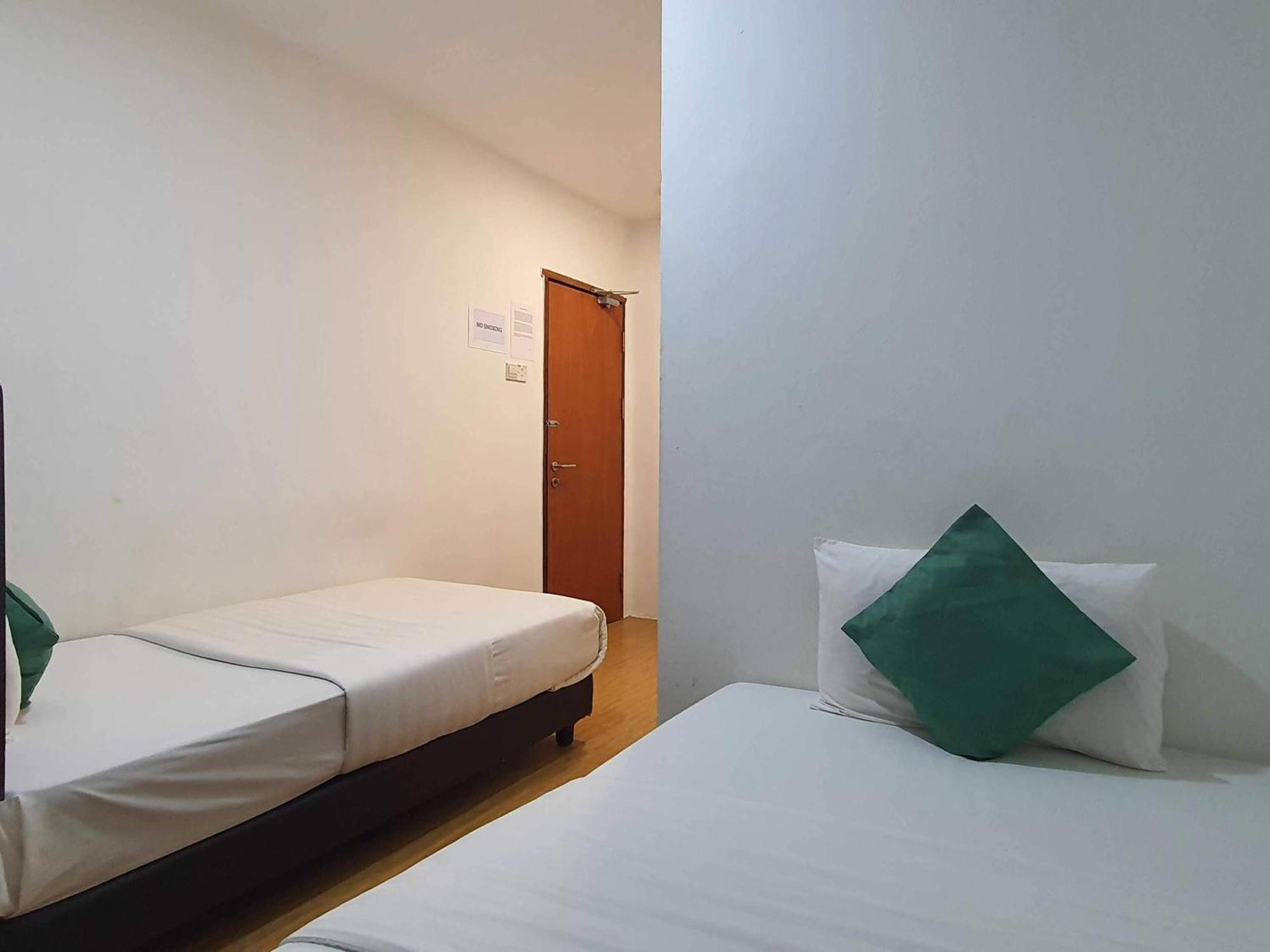 Oyo 91053 Signature Inn Miri Exteriör bild