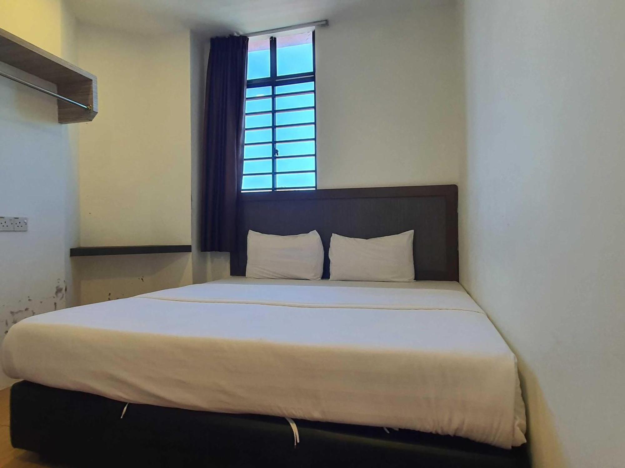 Oyo 91053 Signature Inn Miri Exteriör bild