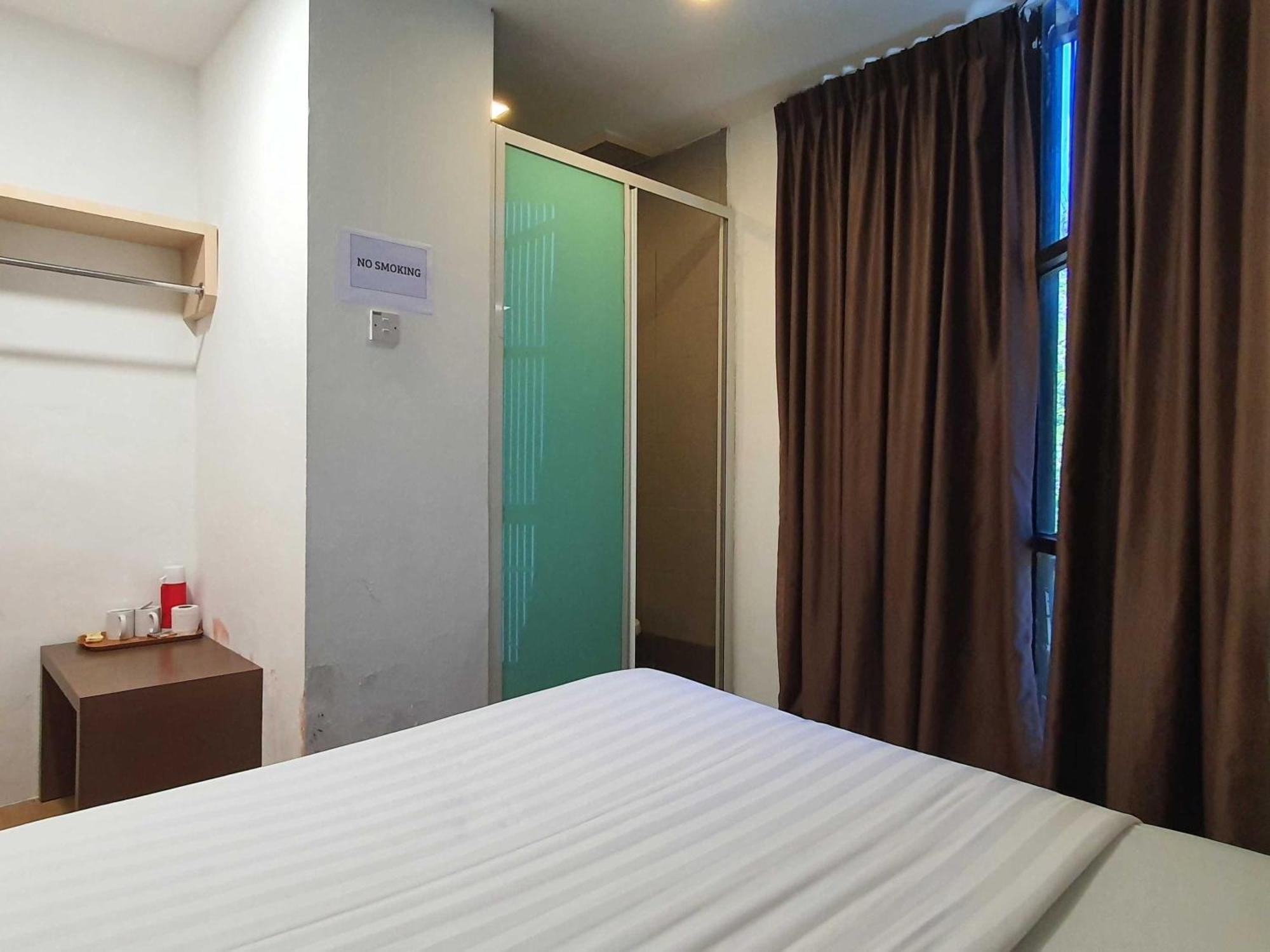 Oyo 91053 Signature Inn Miri Exteriör bild