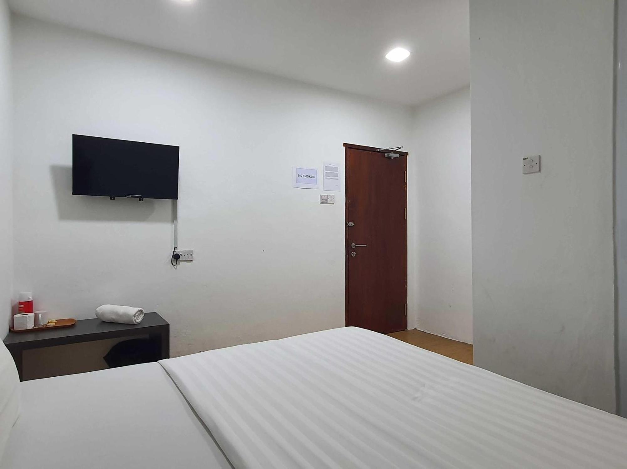 Oyo 91053 Signature Inn Miri Exteriör bild