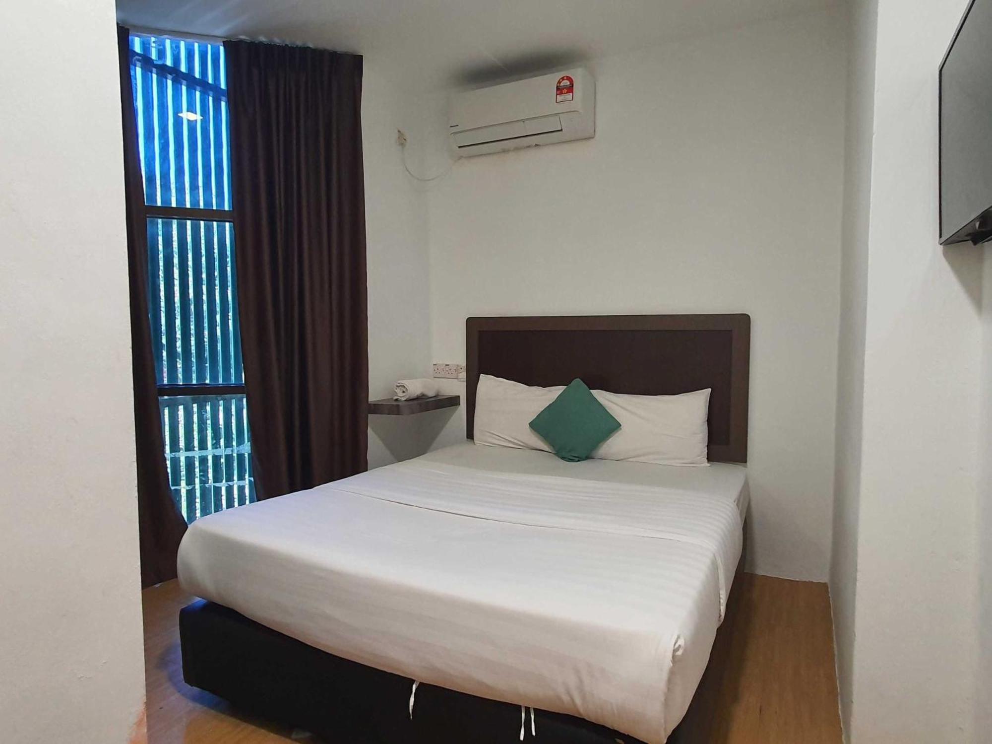 Oyo 91053 Signature Inn Miri Exteriör bild
