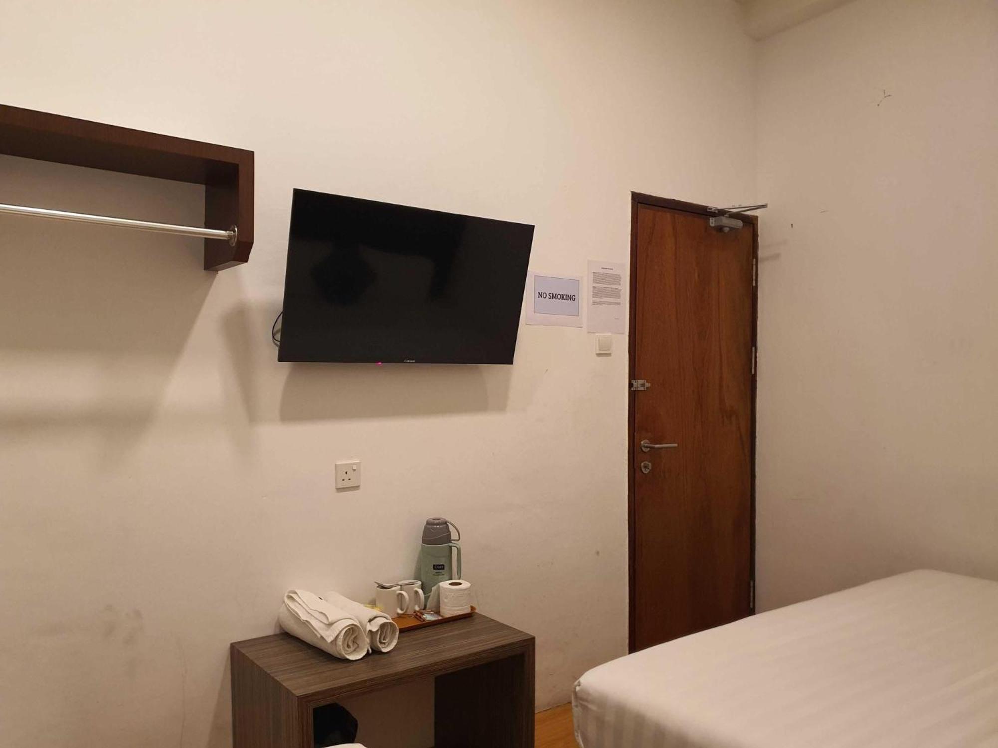 Oyo 91053 Signature Inn Miri Exteriör bild