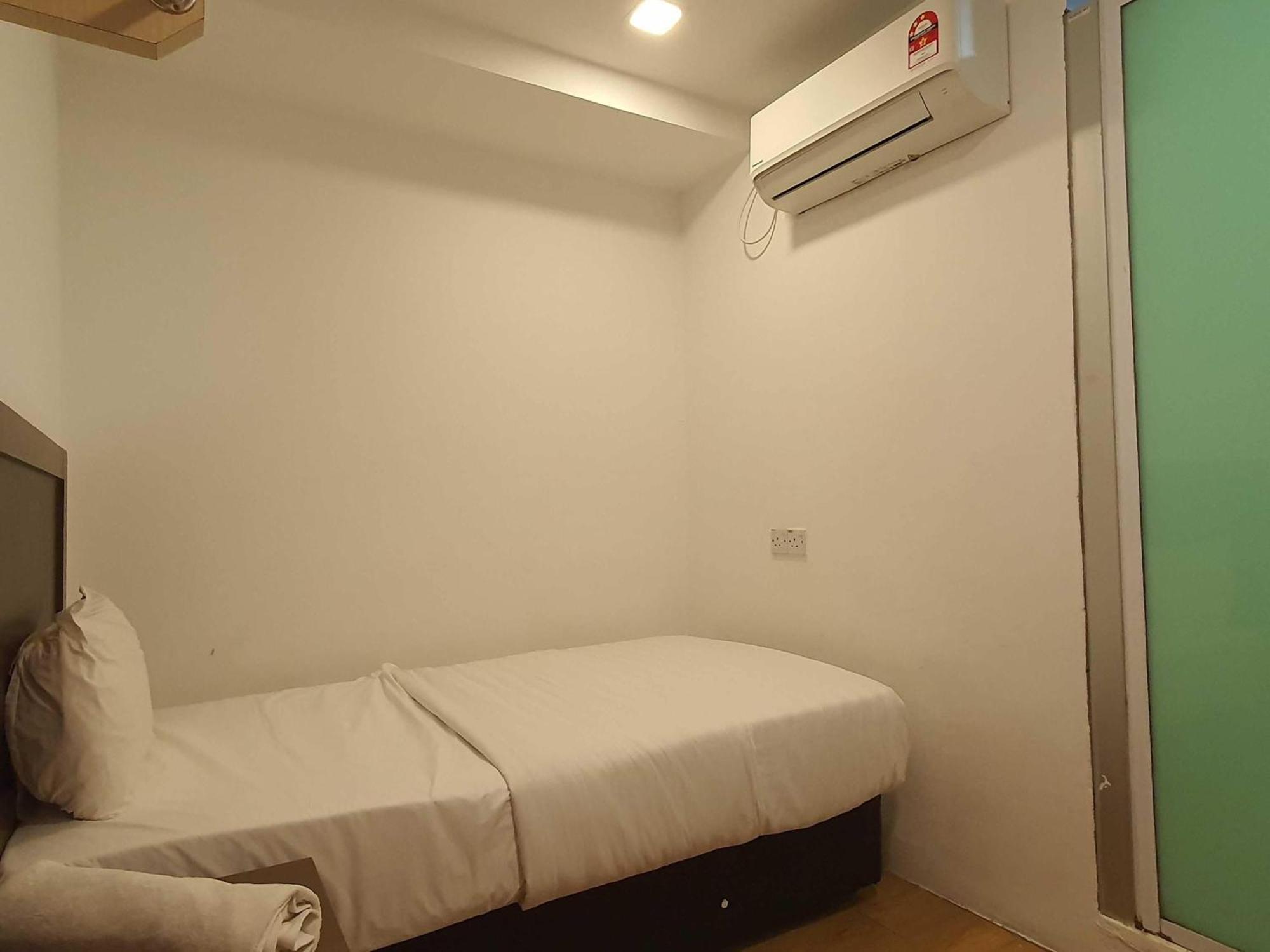 Oyo 91053 Signature Inn Miri Exteriör bild